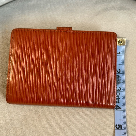 LOUIS VUITTON AGENDA - Picture 3 of 17